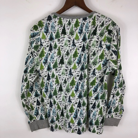 Theo & Leigh | Pine Tree Christmas Pajama Set - Picture 5 of 8